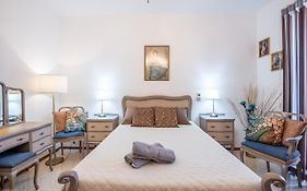 Close To Airport - Private Room With Private Bathroom Adults Only